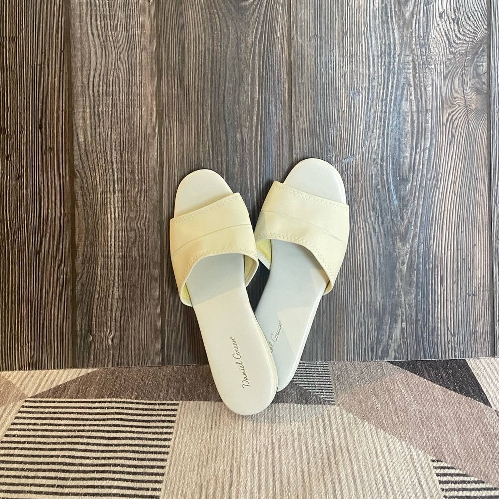 Women's Daniel Green Cream Sandals